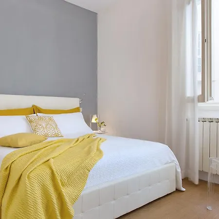 Panoramic Flat Near The Arno River Florence