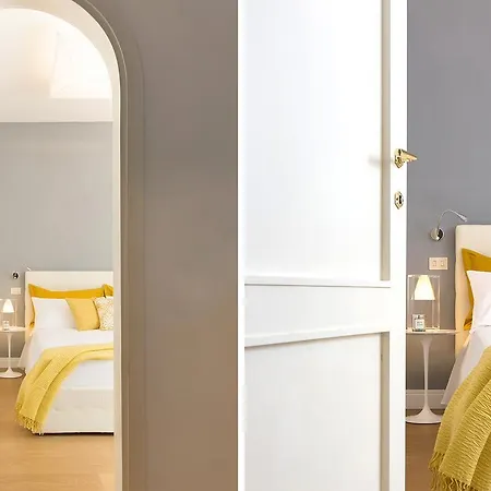 Panoramic Flat Near The Arno River * Florence